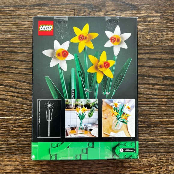 LEGO Daffodils 40646 | NIB - Picture 2 of 3